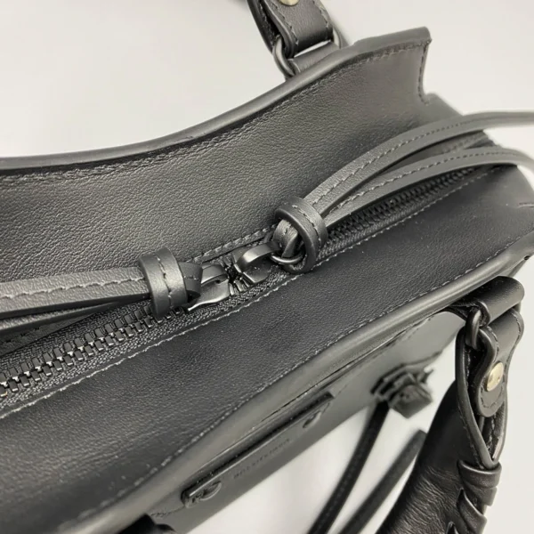 Model: 1992 Size: 16.5*22*9*14.5cm