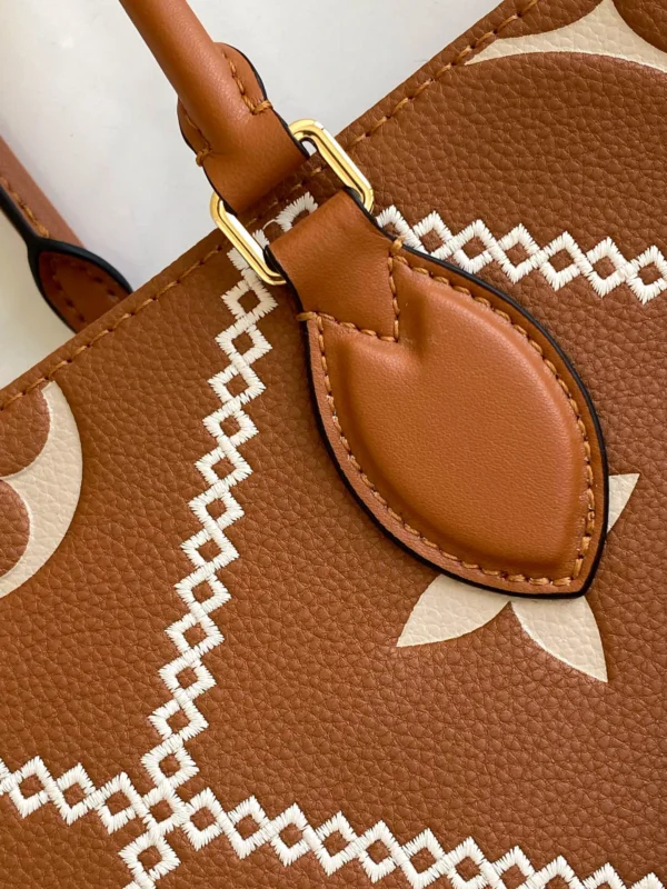 Louis Vuitton size：35*28*15cm