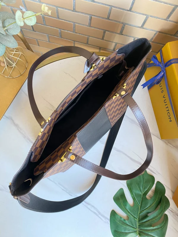 Louis Vuitton size：28X28X14cm pocket 43cm