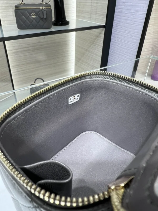 AP2198Y8620 Size: 11*8.5*7cm