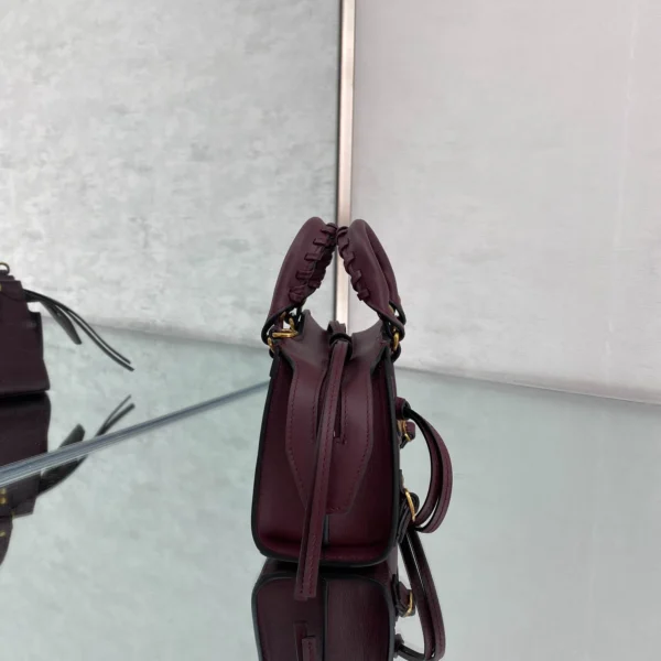 Model: 1993 Size: 13.5*18*7.5*12cm