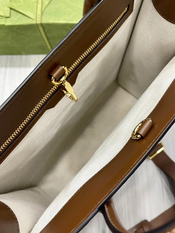 Model: 674155 Size: 36x38.5x12cm