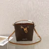 Mk Size:18cmx18cmx10cm