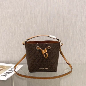 Mk Size:18cmx18cmx10cm