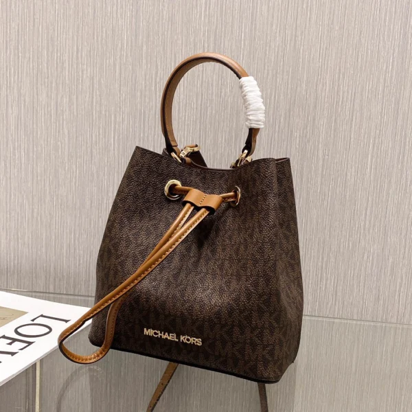Mk Size:18cmx18cmx10cm