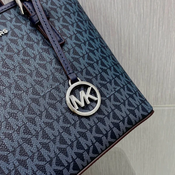 MK Size: 28*23*19*11