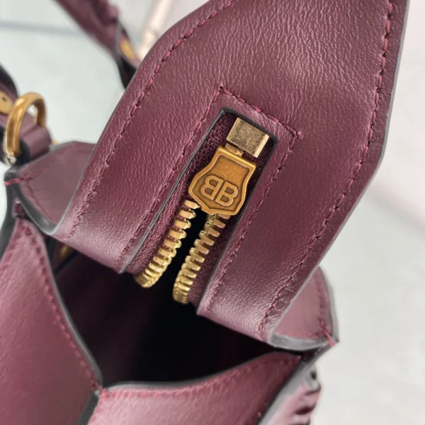 Model: 1993 Size: 13.5*18*7.5*12cm