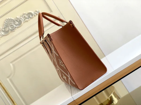 Louis Vuitton size：35*28*15cm