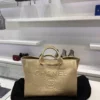 Beach bag size: 32cm