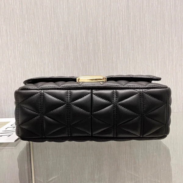 MK Sheepskin Bag Black Size: 25CmX16cmX8.5cm