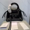 Black Size: 22cm