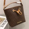 Mk Size:18cmx18cmx10cm