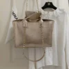 Beach bag size: 32cm