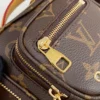 Louis Vuitton Size: 18 x 11 x 10 cm