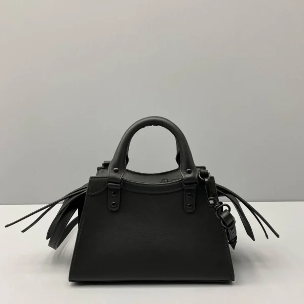 Model: 1992 Size: 16.5*22*9*14.5cm