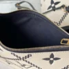 Louis Vuitton Size: 31 x 28 x 14 cm