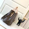 LV Model: M41056 Size 33*23*15cm