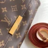 Louis Vuitton Size: 28.0 x 15.0 x 4.0 cm