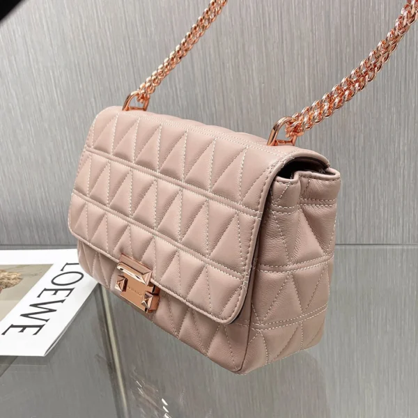 MK small fragrant style sheepskin bag chain pink Size: 25CmX16cmX8.5cm