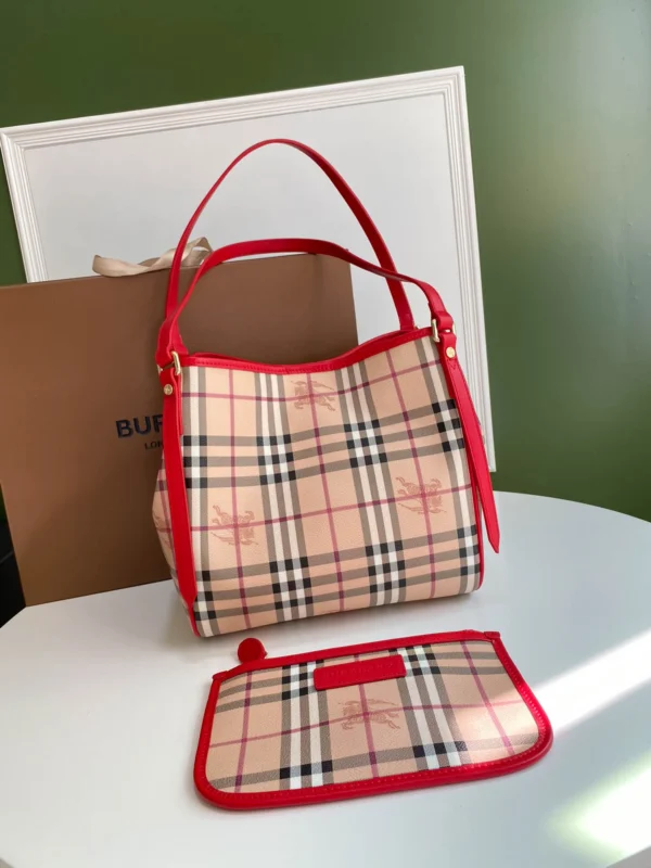 Checkered Tootsie Bag Size:W25.5*H29*D10cm Code:400123